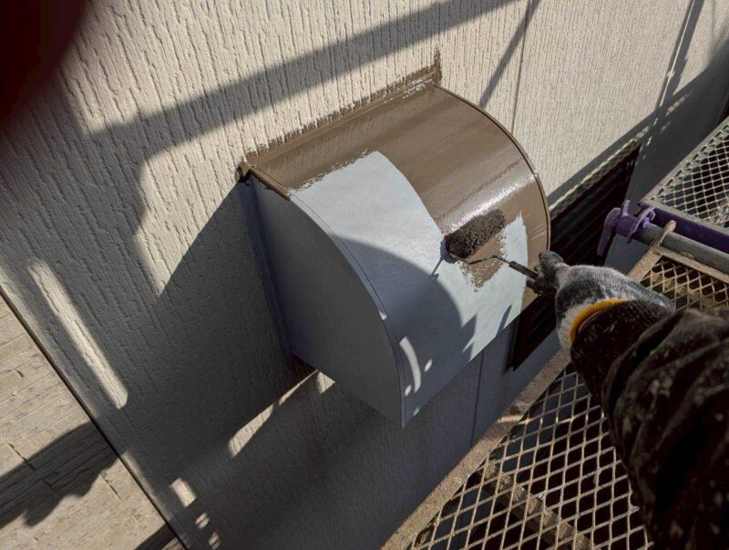 福岡県古賀市花見東のY様邸で外壁のひび割れや屋根の色あせを整え、建物全体をきれいに仕上げる塗装工事を行いました。2026年2月9日着工です。【HPより】