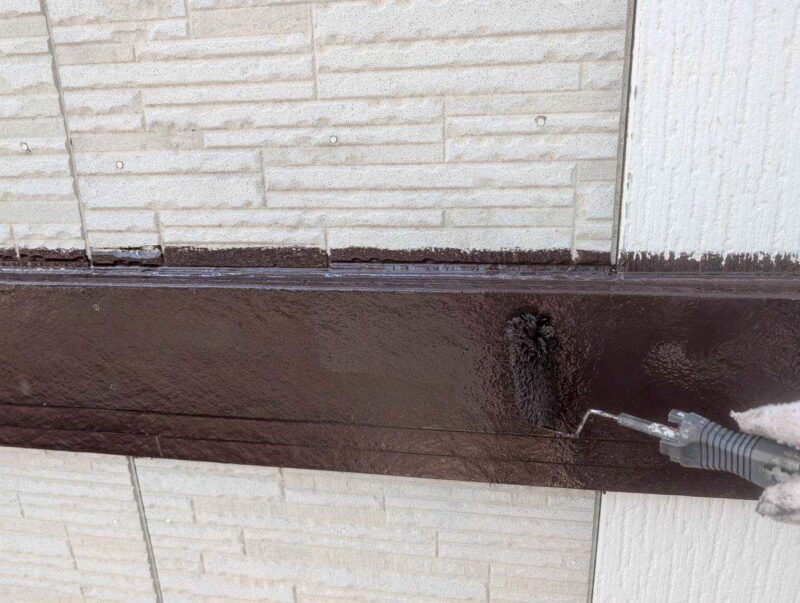 福岡県古賀市花見東のY様邸で外壁のひび割れや屋根の色あせを整え、建物全体をきれいに仕上げる塗装工事を行いました。2026年2月9日着工です。【HPより】