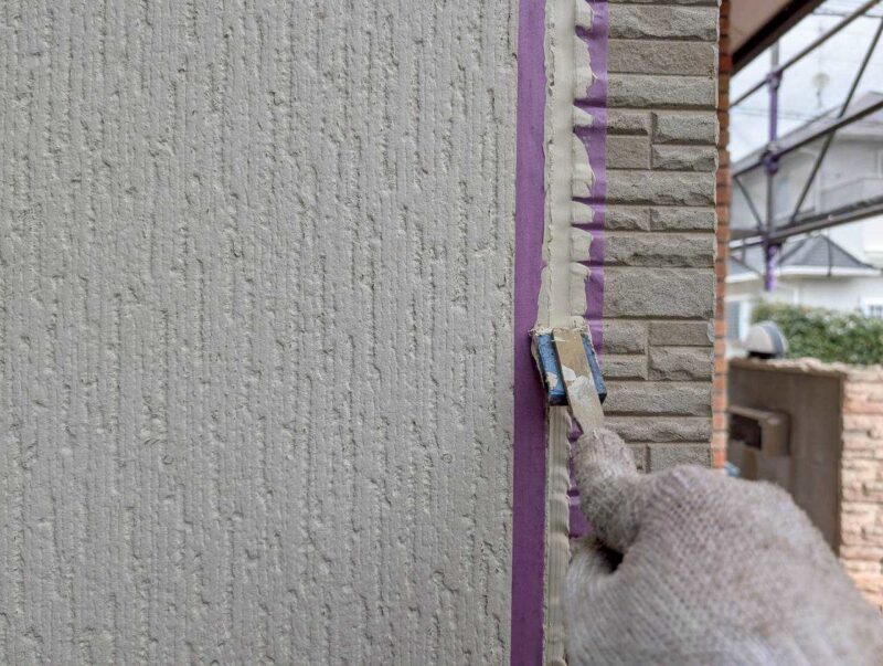 福岡県古賀市花見東のY様邸で外壁のひび割れや屋根の色あせを整え、建物全体をきれいに仕上げる塗装工事を行いました。2026年2月9日着工です。【HPより】