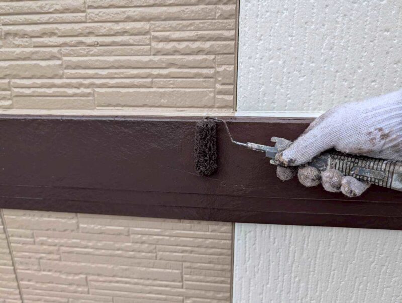 福岡県古賀市花見東のY様邸で外壁のひび割れや屋根の色あせを整え、建物全体をきれいに仕上げる塗装工事を行いました。2026年2月9日着工です。【HPより】