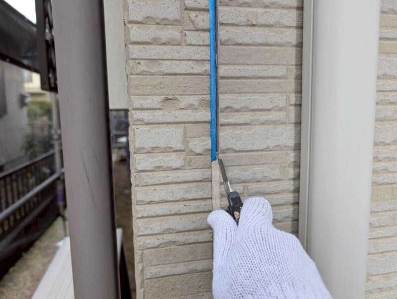 福岡県古賀市花見東のY様邸で外壁のひび割れや屋根の色あせを整え、建物全体をきれいに仕上げる塗装工事を行いました。2026年2月9日着工です。【HPより】