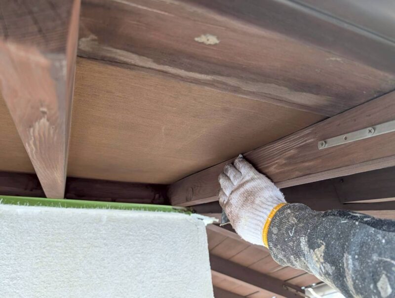 福岡県福岡市早良区梅林のK様邸で外壁のひび割れや塗膜劣化をきれいに仕上げる塗装工事を行っています。2026年2月14日着工です。【HPより】