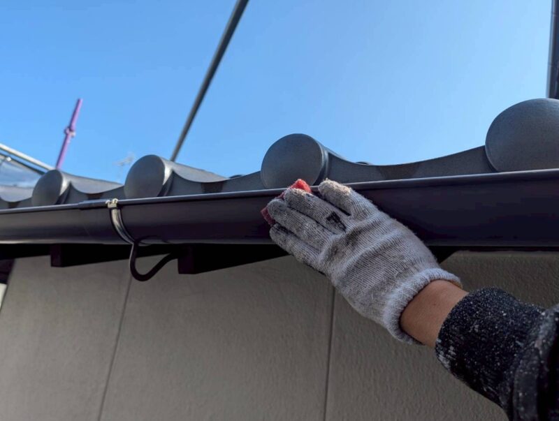 福岡県福岡市早良区梅林のK様邸で外壁のひび割れや塗膜劣化をきれいに仕上げる塗装工事を行っています。2026年2月14日着工です。【HPより】