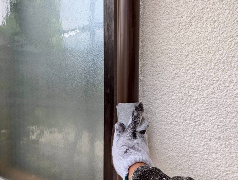 福岡県福岡市早良区梅林のK様邸で外壁のひび割れや塗膜劣化をきれいに仕上げる塗装工事を行っています。2026年2月14日着工です。【HPより】