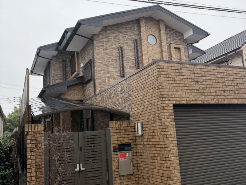 福岡県筑紫野市美しが丘南のT様邸で外壁の色あせと屋根の防水性低下をきれいに仕上げ直す塗装工事を行いました。2026年3月19日完成です。【OB様より】