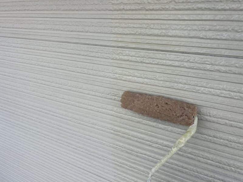 福岡県筑紫野市紫のF様邸で、築15年を迎えた住まいの外壁・屋根・基礎塗装工事を行いました。2026年2月5日完成です。【HPより】