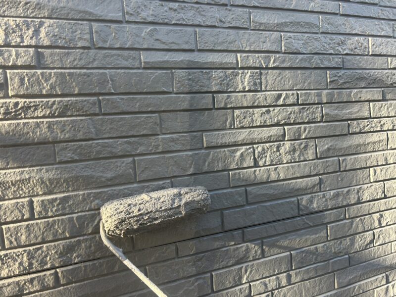 福岡県筑紫野市紫のF様邸で、築15年を迎えた住まいの外壁・屋根・基礎塗装工事を行いました。2026年2月5日完成です。【HPより】