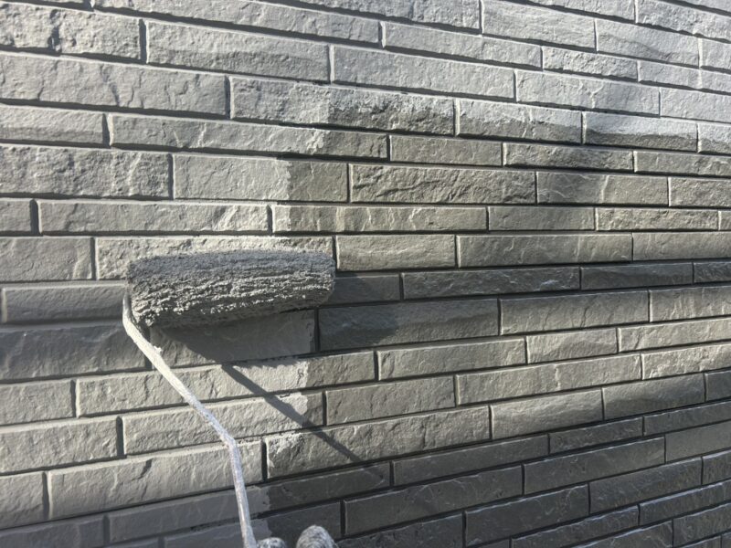 福岡県筑紫野市紫のF様邸で、築15年を迎えた住まいの外壁・屋根・基礎塗装工事を行いました。2026年2月5日完成です。【HPより】