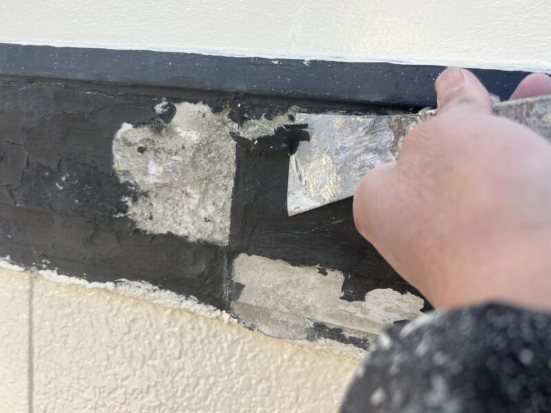 福岡県太宰府市向佐野のS様邸で外壁の色あせと屋根のツヤ低下を整える外壁屋根塗装工事を行っています。2026年2月6日着工です。【チラシより】