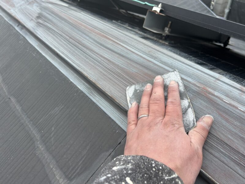 福岡県太宰府市向佐野のS様邸で外壁の色あせと屋根のツヤ低下を整える外壁屋根塗装工事を行っています。2026年2月6日着工です。【チラシより】