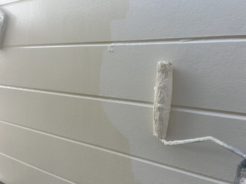 福岡県太宰府市向佐野のS様邸で外壁の色あせと屋根のツヤ低下を整える外壁屋根塗装工事を行っています。2026年2月6日着工です。【チラシより】