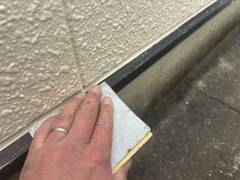 福岡県太宰府市向佐野のS様邸で外壁の色あせと屋根のツヤ低下を整える外壁屋根塗装工事を行っています。2026年2月6日着工です。【チラシより】