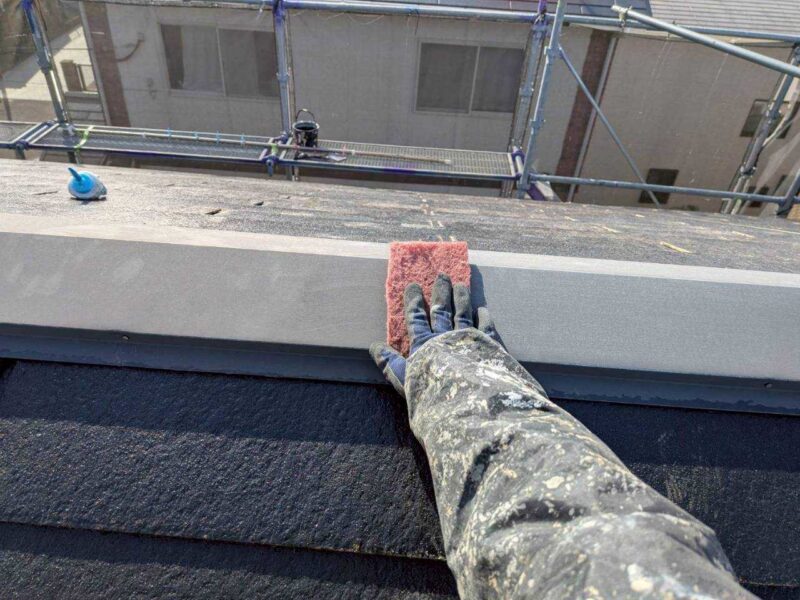 福岡県古賀市花見東のY様邸で外壁のひび割れや屋根の色あせを整え、建物全体をきれいに仕上げる塗装工事を行いました。2026年2月9日着工です。【HPより】