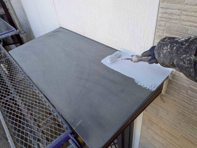 福岡県古賀市花見東のY様邸で外壁のひび割れや屋根の色あせを整え、建物全体をきれいに仕上げる塗装工事を行いました。2026年2月9日着工です。【HPより】