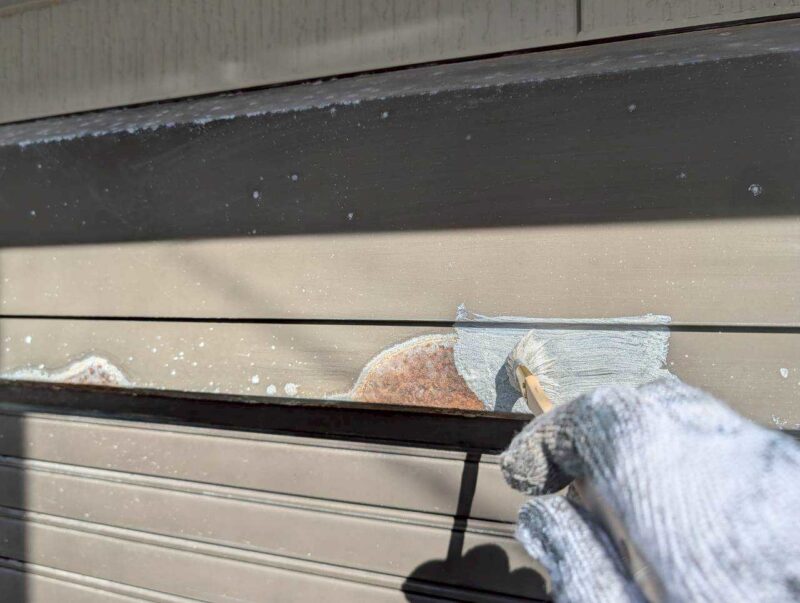 福岡県古賀市花見東のY様邸で外壁のひび割れや屋根の色あせを整え、建物全体をきれいに仕上げる塗装工事を行いました。2026年2月9日着工です。【HPより】