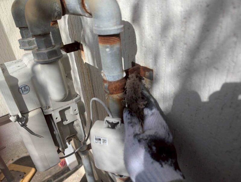 福岡県古賀市花見東のY様邸で外壁のひび割れや屋根の色あせを整え、建物全体をきれいに仕上げる塗装工事を行いました。2026年2月9日着工です。【HPより】