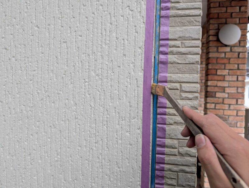 福岡県古賀市花見東のY様邸で外壁のひび割れや屋根の色あせを整え、建物全体をきれいに仕上げる塗装工事を行いました。2026年2月9日着工です。【HPより】