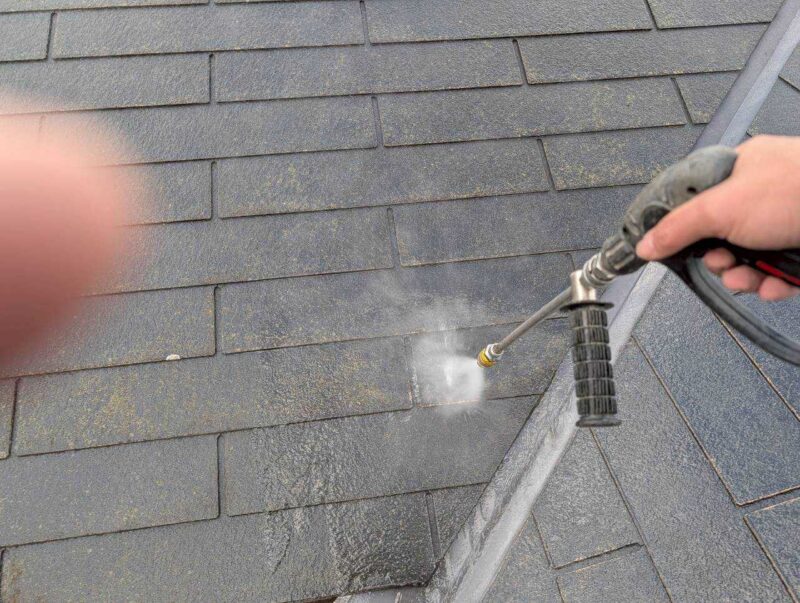 福岡県古賀市花見東のY様邸で外壁のひび割れや屋根の色あせを整え、建物全体をきれいに仕上げる塗装工事を行いました。2026年2月9日着工です。【HPより】