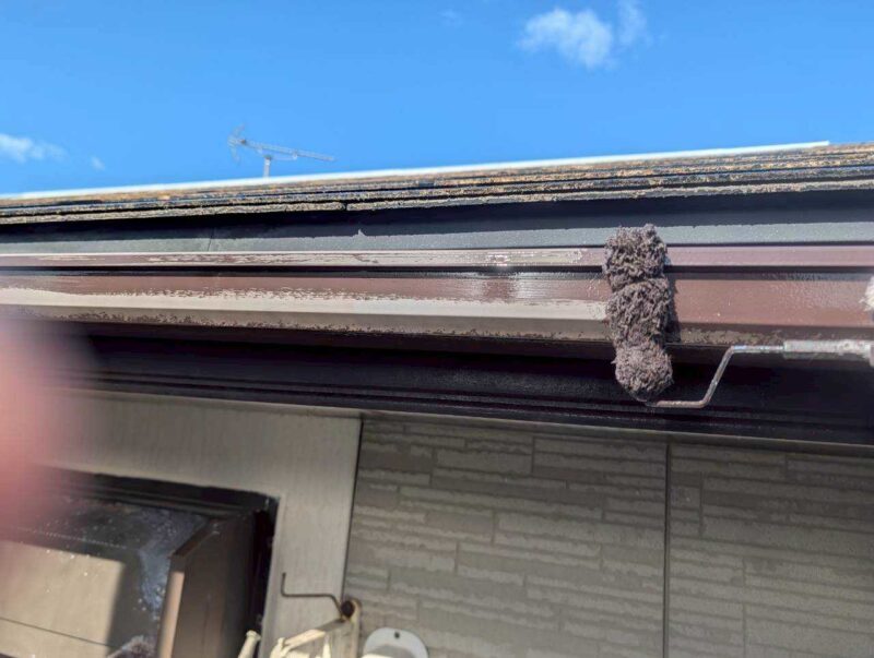 福岡県古賀市花見東のY様邸で外壁のひび割れや屋根の色あせを整え、建物全体をきれいに仕上げる塗装工事を行いました。2026年2月9日着工です。【HPより】