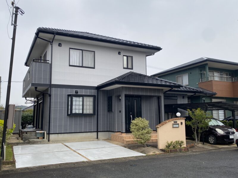 福岡県朝倉郡筑前町高田のT様邸で外壁の汚れや色あせを整える外壁塗装工事を行いました。2026年4月9日完成です。【HPより】