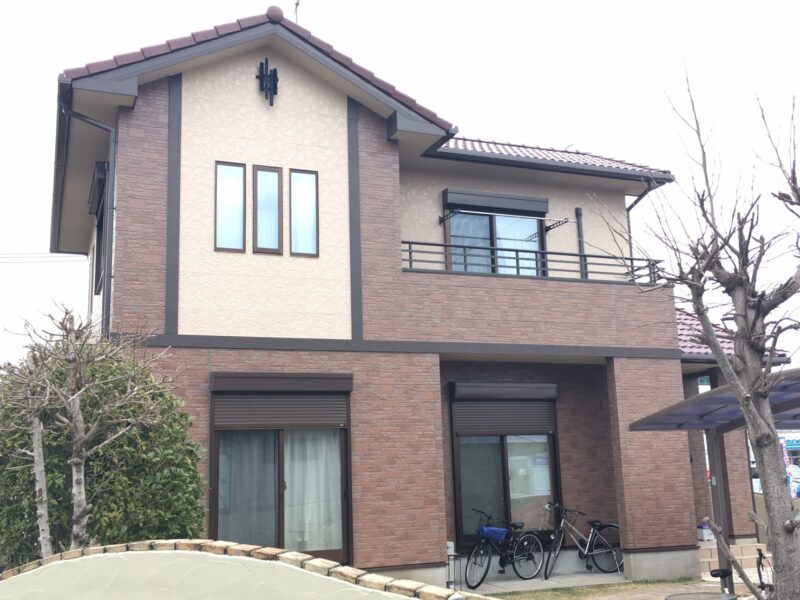 外壁の凹みは塗装で隠れる？補修が必要な理由と見積もり時の確認ポイント