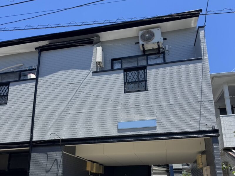 福岡県福岡市西区姪の浜のWアパート様で外壁の色あせと屋根の塗膜劣化を改善する塗装工事を行いました。2026年7月8日完成です。【HPより】
