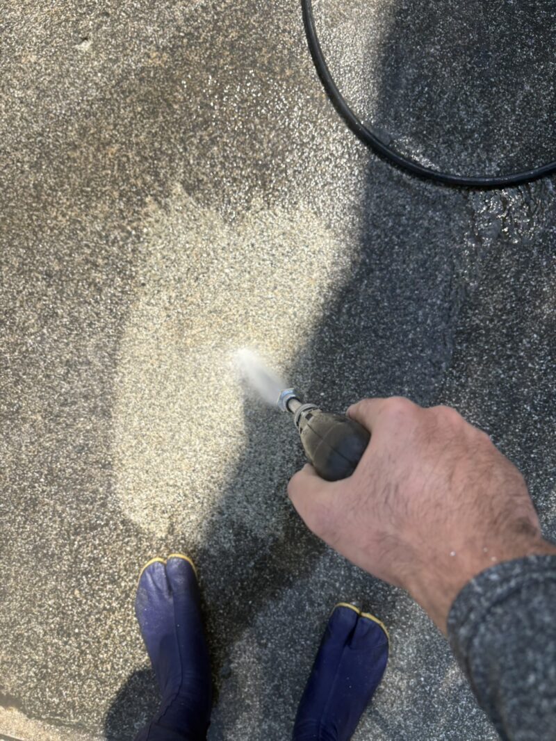 福岡県大野城市南ヶ丘のU様邸で通り沿いに面した外壁の汚れと屋根の保護機能を整え品よく引き締まった外観へ仕上げる塗装工事を行いました。2026年6月10日着工です。【HPより】