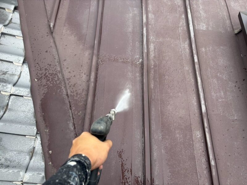 福岡県福岡市東区水谷のZ様邸でプレマテックスの「タテイル」を使用し、目地まわりの傷みに対応する外壁塗装工事を行いました。2026年8月31日完成です。【HPより】