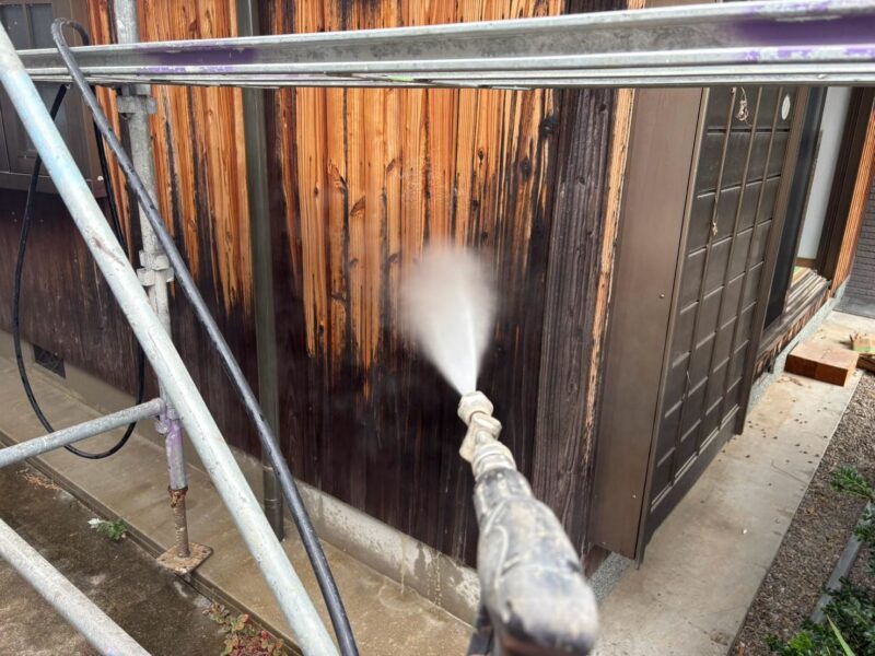 福岡県福岡市東区水谷のZ様邸でプレマテックスの「タテイル」を使用し、目地まわりの傷みに対応する外壁塗装工事を行いました。2026年8月31日完成です。【HPより】