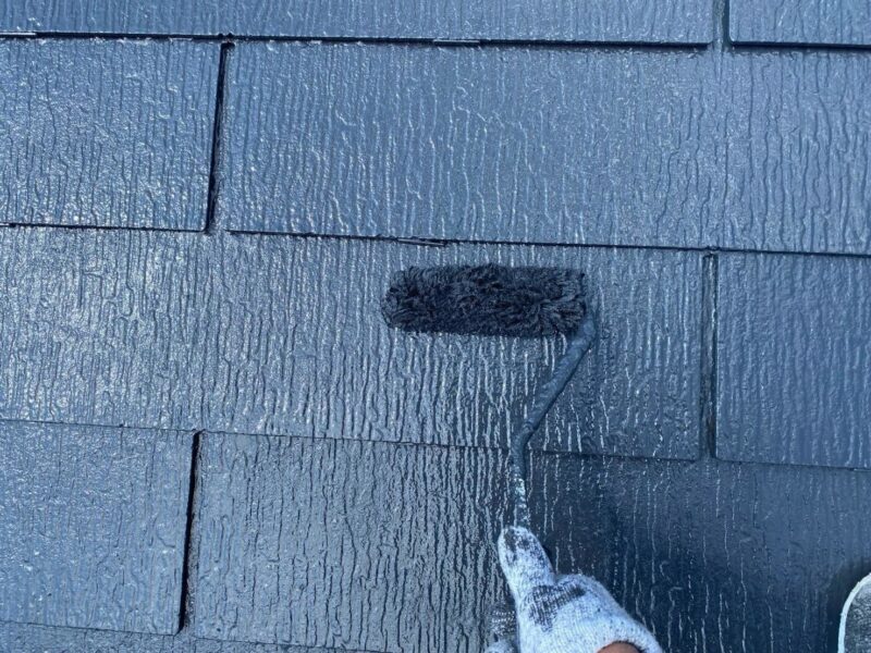 福岡県福岡市東区美和台のK様邸でヘアークラックと藻・カビを改善する外壁塗装、色あせと防水性低下を改善する屋根塗装工事を行いました。2026年8月12日完成です。【チラシより】