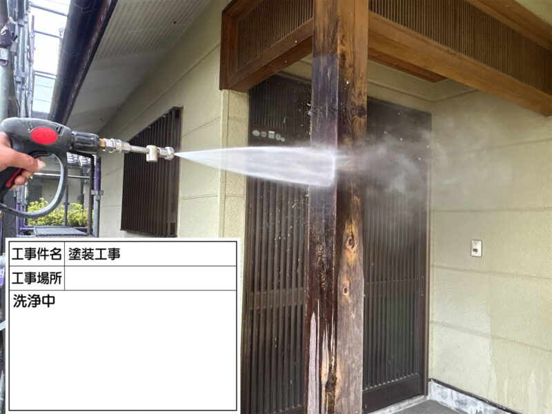 福岡県筑紫野市原田のM様邸でチョーキング現象を改善する外壁塗装工事を行っています。2026年8月10日着工です。【HPより】