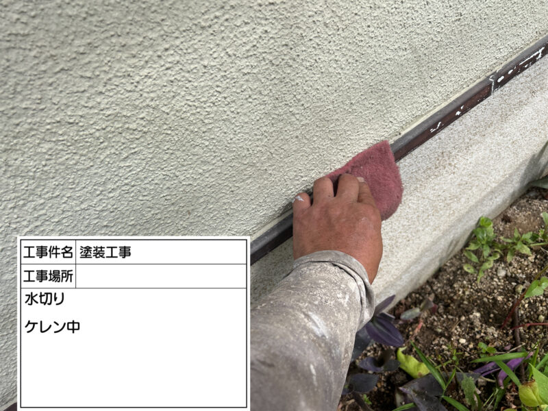 福岡県筑紫野市原田のM様邸でチョーキング現象を改善する外壁塗装工事を行っています。2026年8月10日着工です。【HPより】