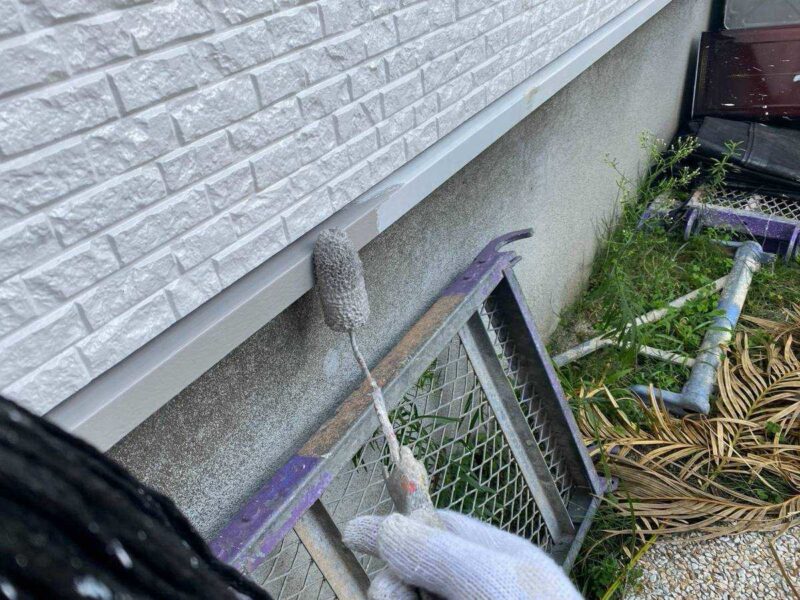 福岡県福岡市東区西戸崎のS様邸でスズカファインの「ビーズコートF」を使用し、外壁の苔やコーキングの傷みと屋根の色あせを整える塗装工事を行いました。2026年9月22日完成です。【HPより】