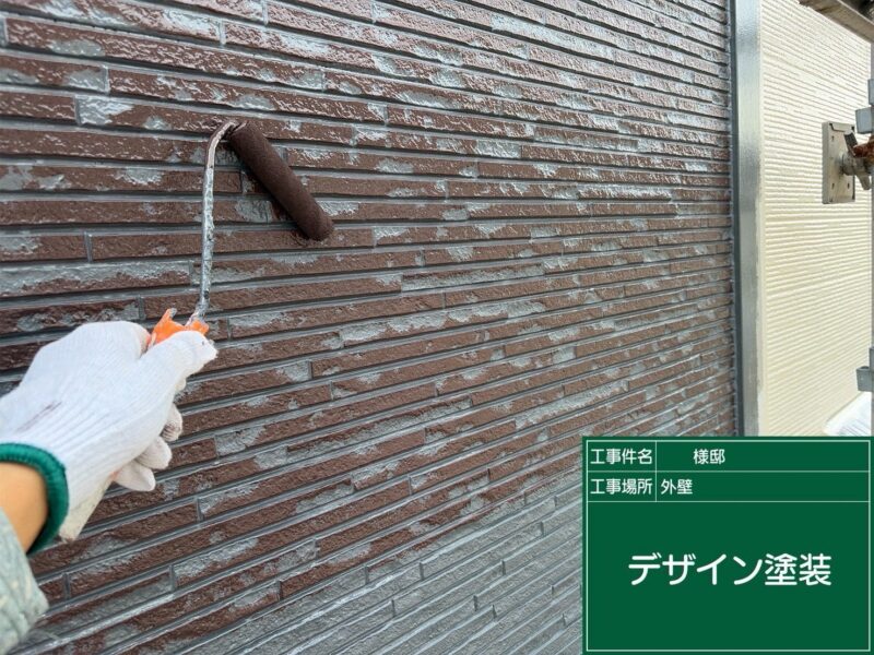 福岡県太宰府市石坂のU様邸で外壁の色あせと屋根の傷みをきれいに整える塗装工事を行っています。2026年9月28日着工です。【ご来店より】