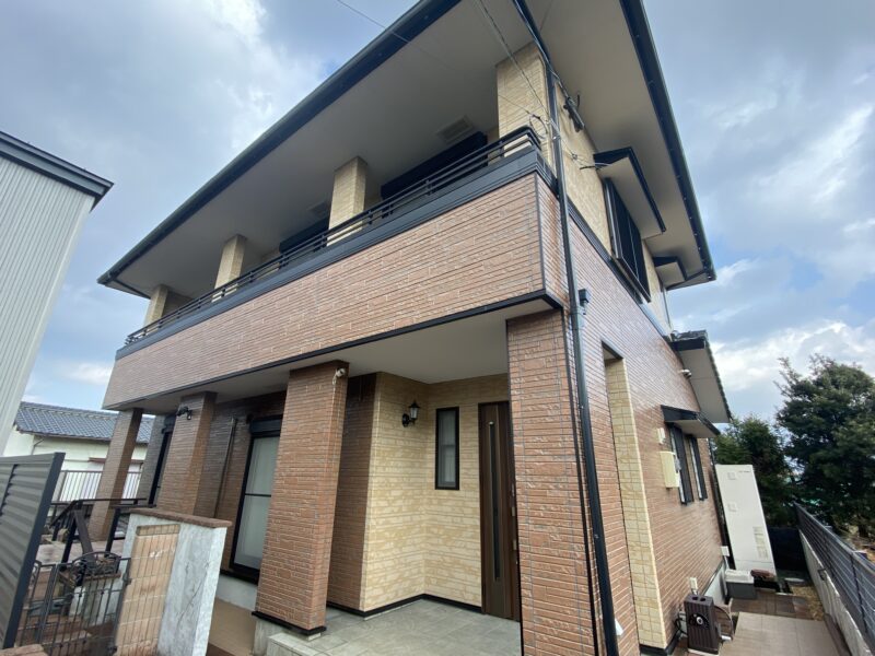 福岡県筑紫野市針摺東のK様邸で、外壁の劣化サインに合わせた外壁塗装工事を行いました。2026年1月13日完成です。【HPより】