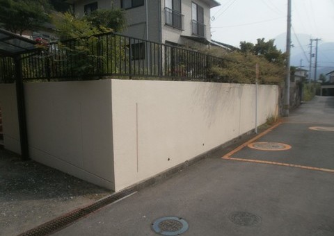 福岡県太宰府市・K様邸　塀塗装工事　10/30完成です。