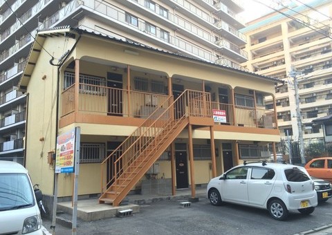 3月12日完成です。大野城市白木原・西田アパート様 外壁塗装・屋根塗装工事