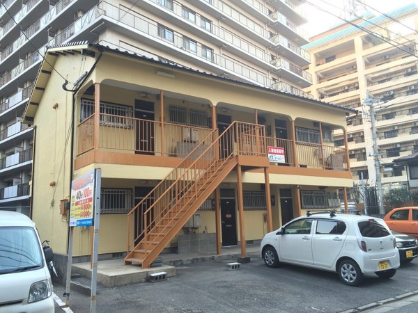 3月12日完成です。大野城市白木原・西田アパート様 外壁塗装・屋根塗装工事