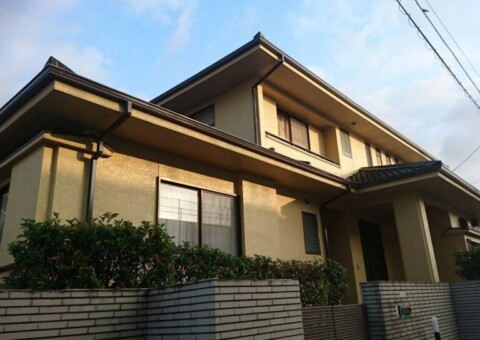 福岡県糟屋郡志免町のB様邸で外壁のチョーキングと屋根の色あせに対応する外壁屋根塗装工事を行いました。7月26日完成です。
