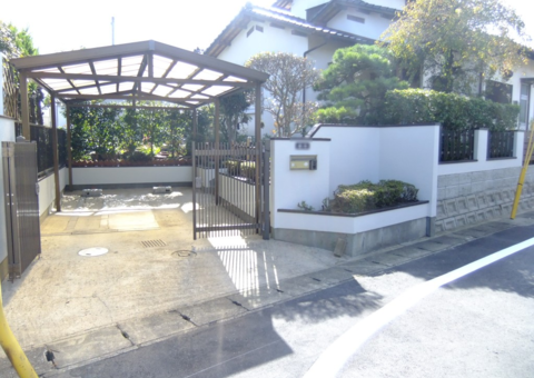 福岡県筑紫野市吉木・N様邸　塀塗装工事　10月23日完成です。