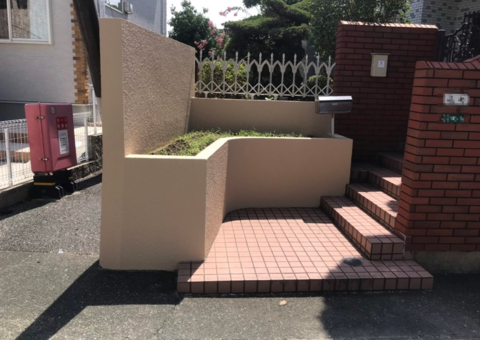 福岡県糟屋郡志免町・T様邸　塀塗装工事　8/24完成です。