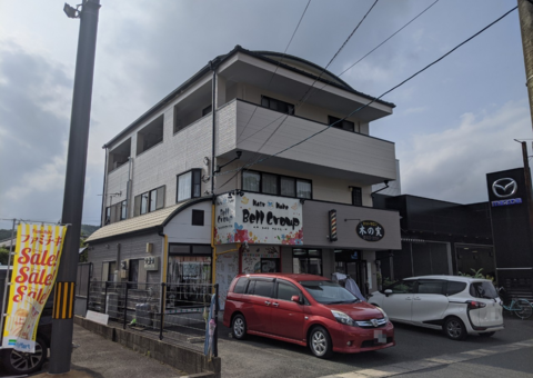 福岡県筑紫野市原田のY様邸でチョーキングを起こしていた外壁を新築時のイメージで塗り替え、コーキングや付帯部の工事まで隅々行いました。6/8完成です。【ご来店より】