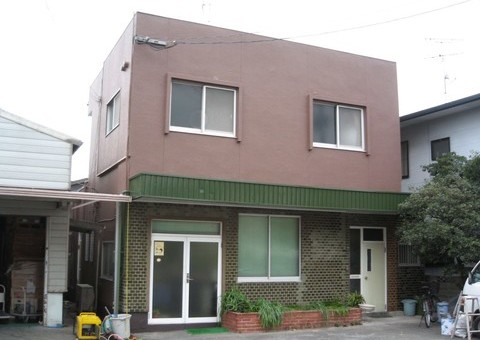 福岡県福岡市東区・ヤスヒロ商会様　外壁塗装工事・屋根葺き替え工事　5/9完成です。