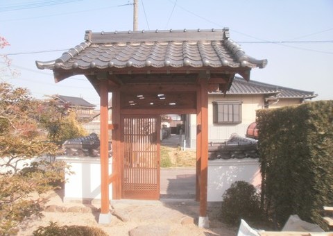 福岡県飯塚市・M様邸　木部塗装工事　4/8完成です。【ホームページより】
