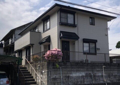 福岡県小郡市津古のI様邸で初期症状のチョーキングや色褪せを改善しする外壁と屋根塗装工事を行いました。4月24日完成です。【ホームページより】