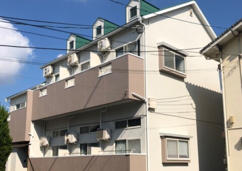 屋根材・外壁材として注目の「ガルバリウム鋼板」について解説