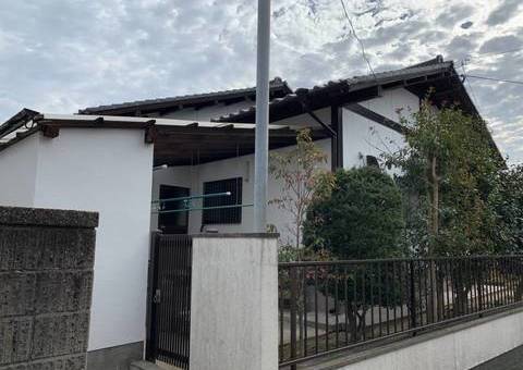 福岡県太宰府市国分のI様邸でピュアピュアシリコンにて塗装工事を行いました。12/21完成です。【ホームページより】
