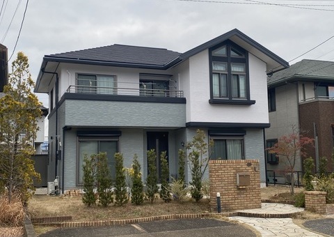 福岡県筑紫野市美しが丘南のH様邸でピュアシリコンを使って外壁塗装をしました。12/28完成です。【ホームページより】