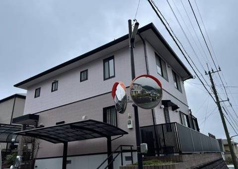 福岡県筑紫野市吉木のS様邸で屋根外壁共にタテイル2を使用した塗装工事を行いました。3/26完成です。【お客様からのご紹介より】