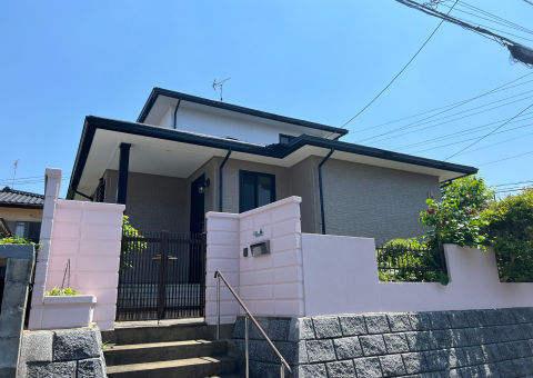 福岡県太宰府市梅香苑のJ様邸で外壁にシリコンレボ1000、屋根にシリコンフレックスJYを使用して塗装を行いました。5/18完成です。【ホームページより】